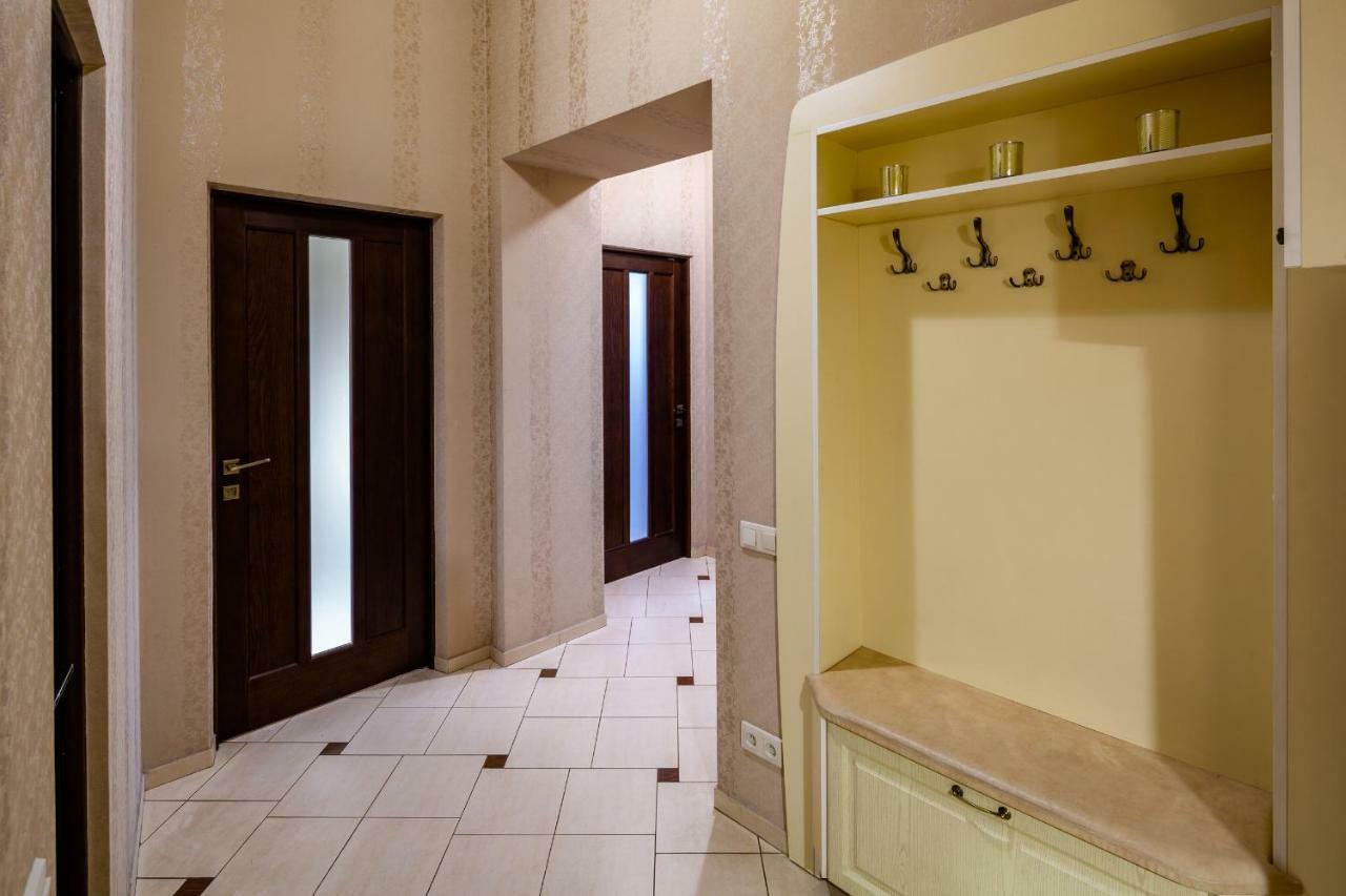 Alfa Apartments Kniazia Romana 11 Lviv Extérieur photo