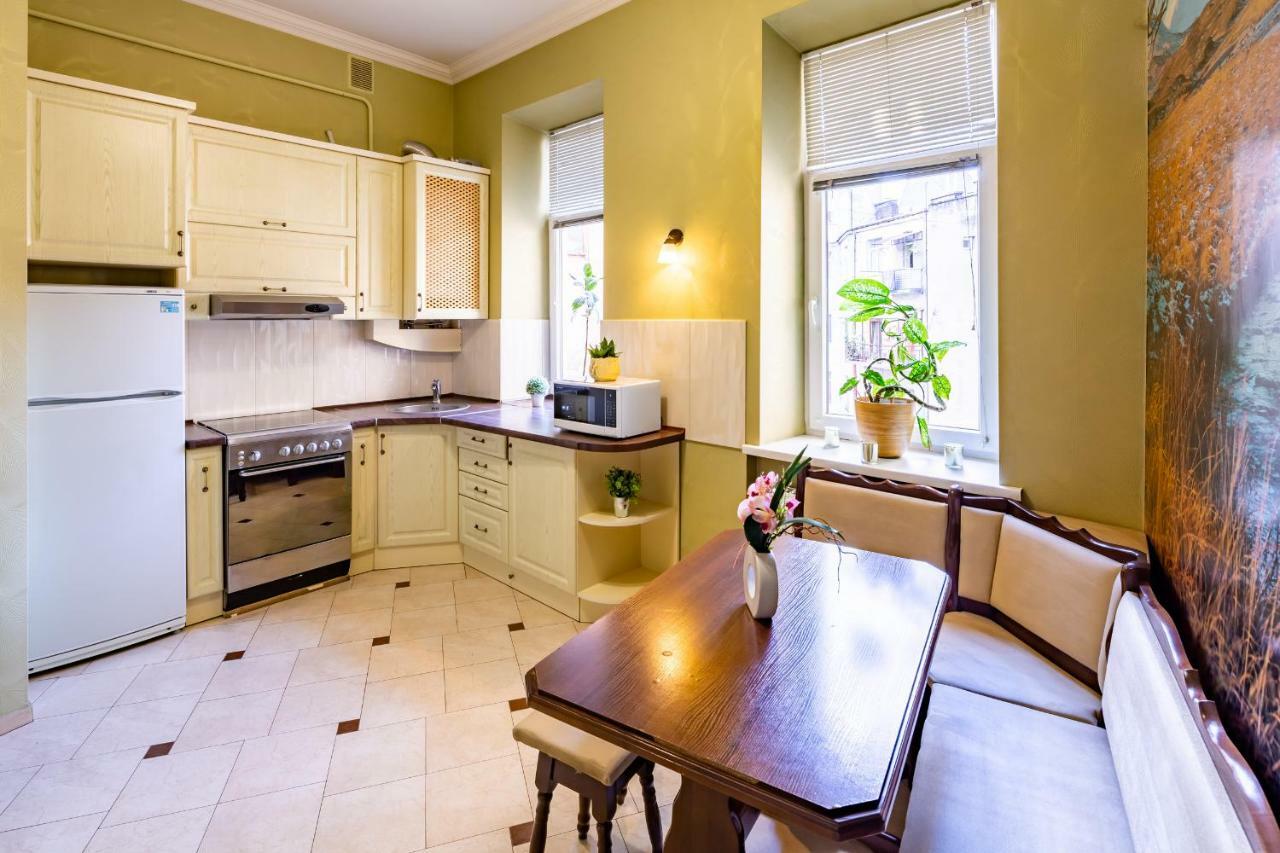 Alfa Apartments Kniazia Romana 11 Lviv Extérieur photo